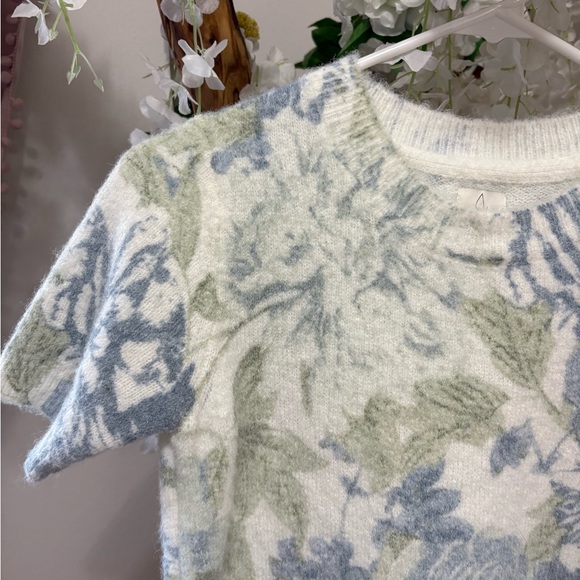 Joie Floral Crew Neck Short Sleeve Sweater 🦋 - Picture 2 of 6